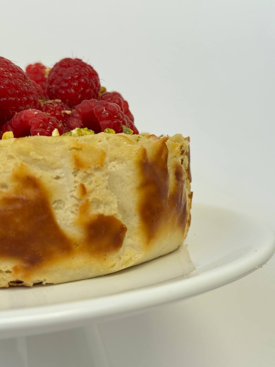 PISTACHO RASPBERRY CHEESCAKE